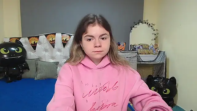 TinaRedly online show from 10.31.25