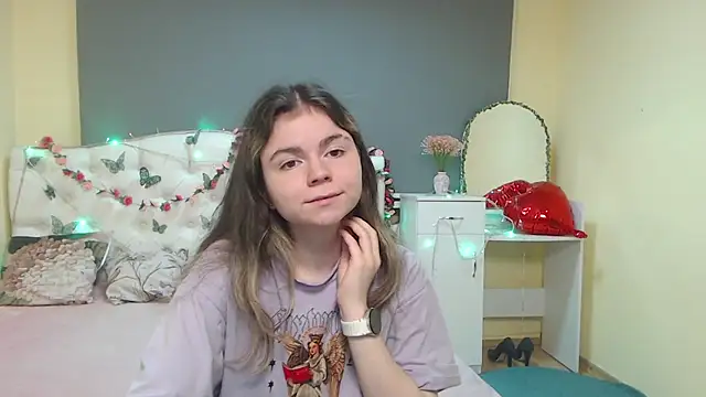 TinaRedly online show from 04.19.26