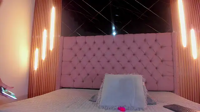 AinaPink online show from 04.02.26