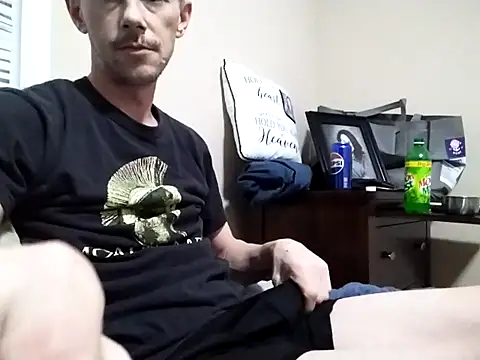 Snapshot of elmerfuddin87 chatting on 03.20.25 elmerfuddin87 online show from 03.20.25