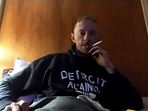 Snapshot of elmerfuddin87 chatting on 10.09.25 elmerfuddin87 online show from 10.09.25