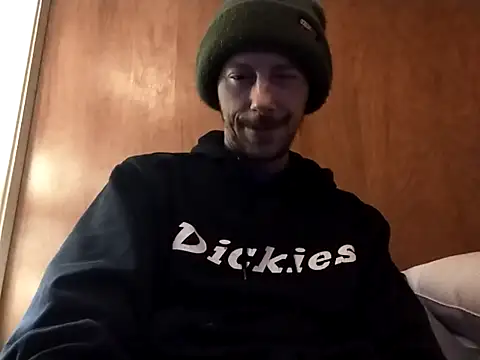 Snapshot of elmerfuddin87 chatting on 12.03.25 elmerfuddin87 online show from 12.03.25