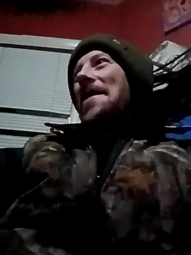 Snapshot of elmerfuddin87 chatting on 12.16.25 elmerfuddin87 online show from 12.16.25