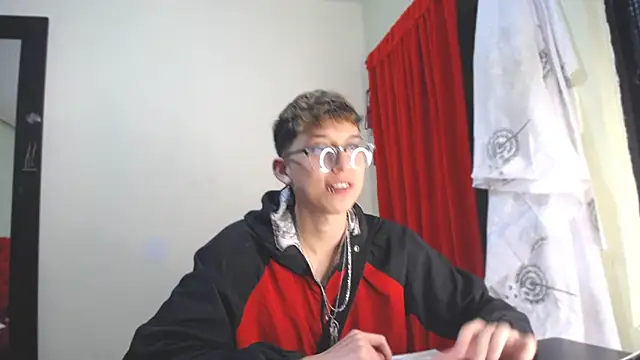 Snapshot of _Thomas_hot_ chatting on 01.10.25  Thomas hot  online show from 01.10.25
