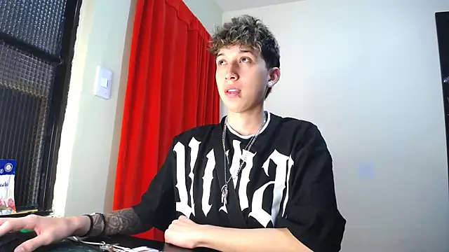 Snapshot of _Thomas_hot_ chatting on 02.07.25  Thomas hot  online show from 02.07.25