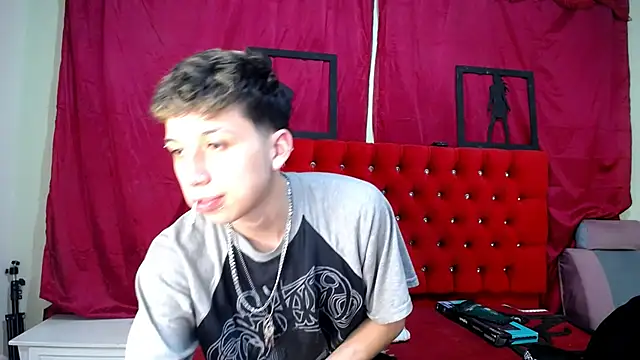 Snapshot of _Thomas_hot_ chatting on 03.17.25  Thomas hot  online show from 03.17.25