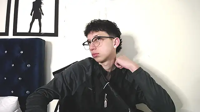 Snapshot of _Thomas_hot_ chatting on 09.12.25  Thomas hot  online show from 09.12.25
