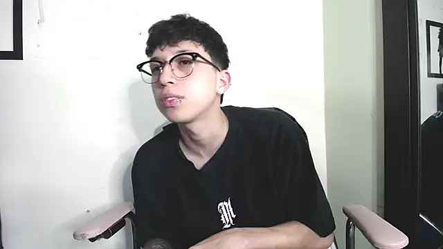  Thomas hot  online show from 11.25.25