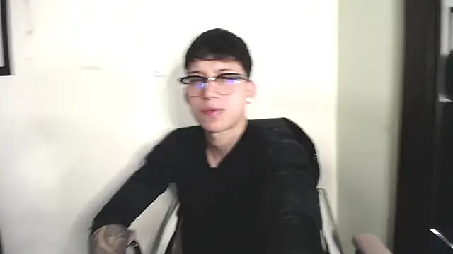  Thomas hot  online show from 11.26.25