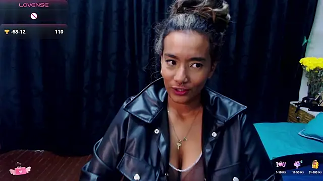 Snapshot of megan_collins96 chatting on 12.31.24 megan collins96 online show from 12.31.24