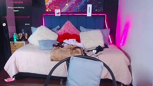 Snapshot of megan_collins96 chatting on 01.23.25 megan collins96 online show from 01.23.25