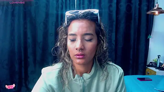 Snapshot of megan_collins96 chatting on 01.28.25 megan collins96 online show from 01.28.25