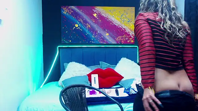 Snapshot of megan_collins96 chatting on 02.28.25 megan collins96 online show from 02.28.25