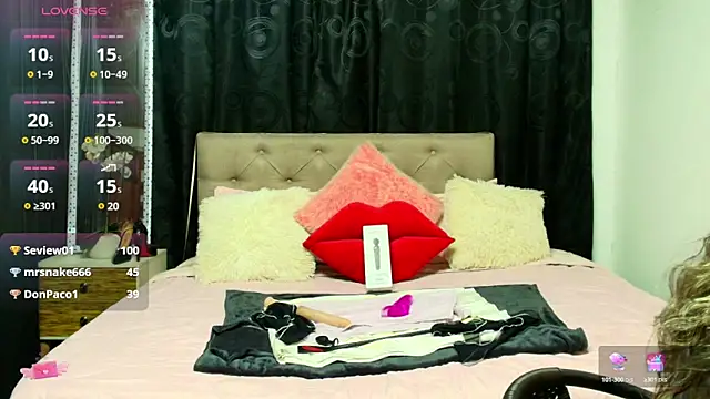 Snapshot of megan_collins96 chatting on 03.20.25 megan collins96 online show from 03.20.25