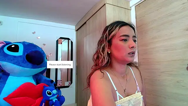 Snapshot of megan_collins96 chatting on 10.21.25 megan collins96 online show from 10.21.25