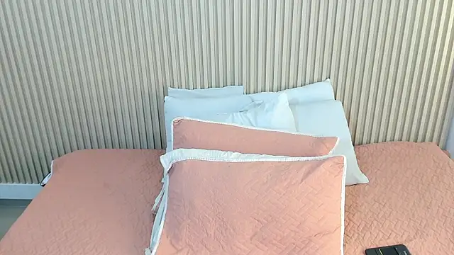 charlottebrowns  online show from 12.02.25