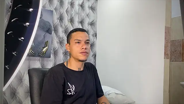 Snapshot of Osiiriis chatting on 01.26.25 Osiiriis online show from 01.26.25