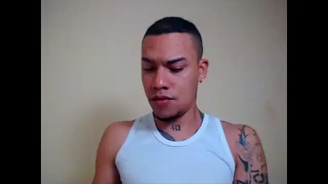 Snapshot of Osiiriis chatting on 02.08.25 Osiiriis online show from 02.08.25