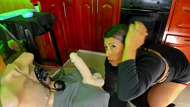 LaureenHills online show from 03.11.25