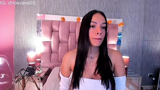 Chloe evans   online show from 10.25.25