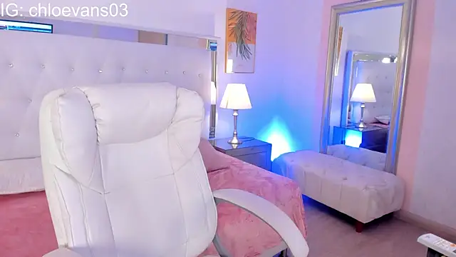 Chloe evans   online show from 11.26.25