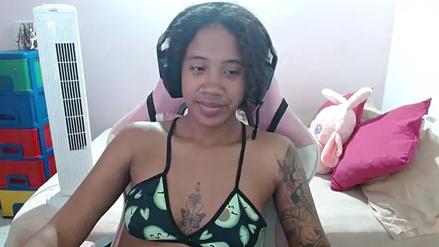 Snapshot of TiffanyRoouse chatting on 02.26.25 TiffanyRoouse online show from 02.26.25