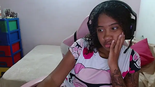 Snapshot of TiffanyRoouse chatting on 03.16.25 TiffanyRoouse online show from 03.16.25