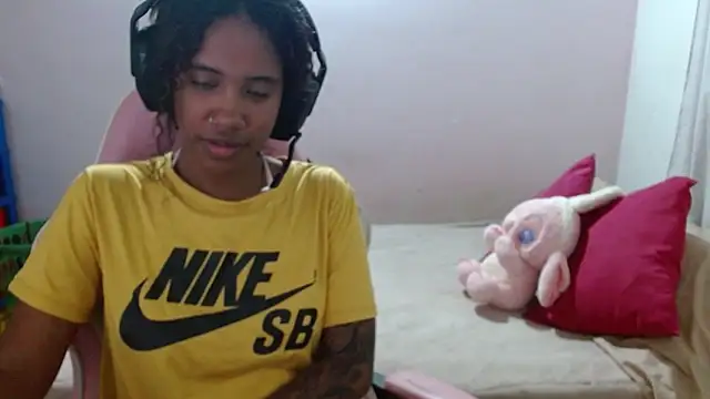 Snapshot of TiffanyRoouse chatting on 03.18.25 TiffanyRoouse online show from 03.18.25