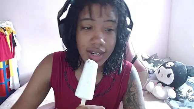 Snapshot of TiffanyRoouse chatting on 10.04.25 TiffanyRoouse online show from 10.04.25