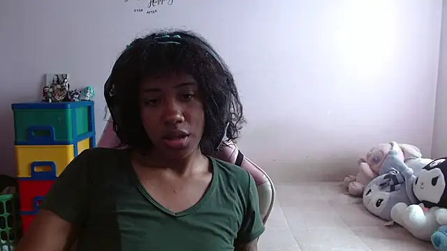 Snapshot of TiffanyRoouse chatting on 10.18.25 TiffanyRoouse online show from 10.18.25