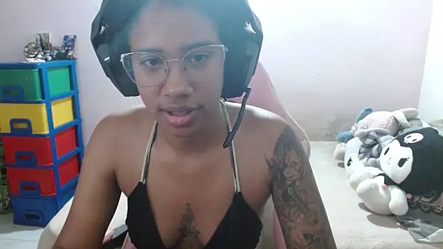 TiffanyRoouse online show from 12.22.25