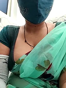 Snapshot of Archna-ji chatting on 03.05.25 Archna-ji online show from 03.05.25