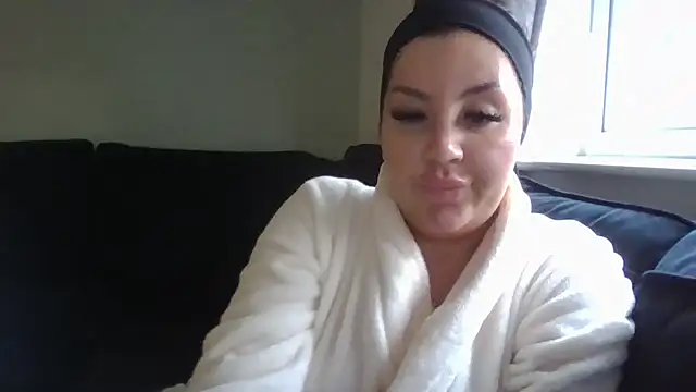 magical mia online show from 01.22.25