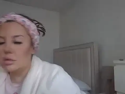 magical mia online show from 02.24.25