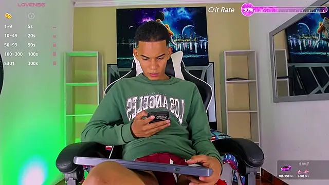 Snapshot of dilan_alfonzo chatting on 12.15.24 dilan alfonzo online show from 12.15.24