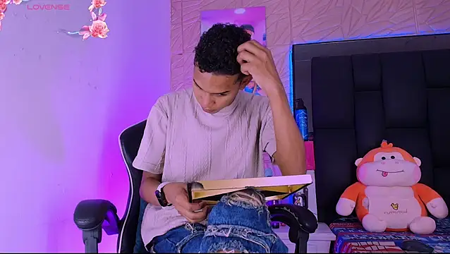 Snapshot of dilan_alfonzo chatting on 06.23.26 dilan alfonzo online show from 06.23.26