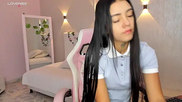 miagomezweb1 online show from 02.26.25