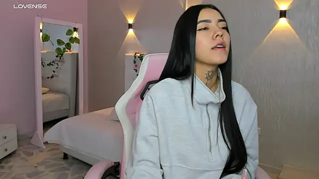 miagomezweb1 online show from 03.08.25