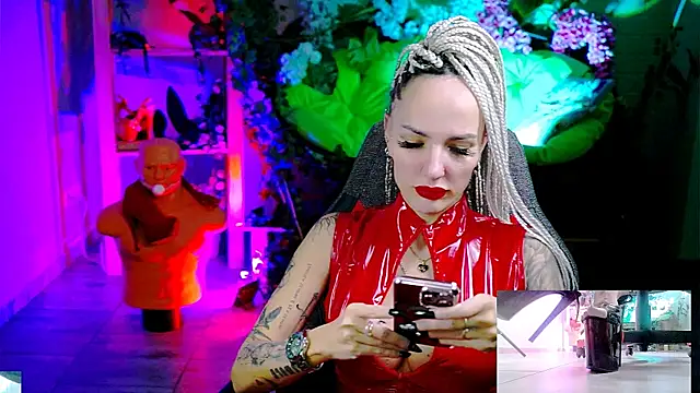 MonicaMaxwel online show from 12.15.25