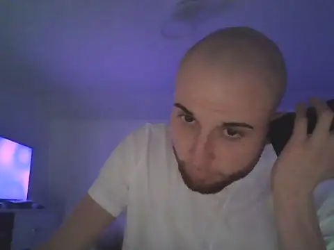 Snapshot of John_86 chatting on 11.02.25 John 86 online show from 11.02.25