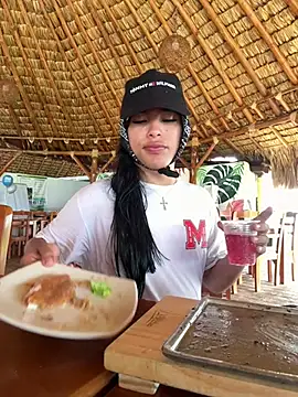 Snapshot of Samys_World chatting on 02.27.25 Samys World online show from 02.27.25