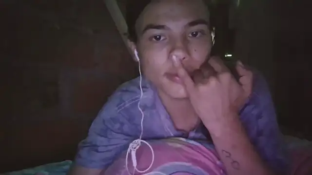 Snapshot of Samys_World chatting on 10.04.25 Samys World online show from 10.04.25