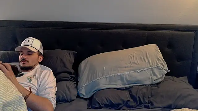 molly witha chance online show from 02.24.25