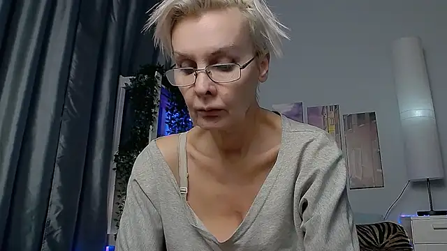 HelgaHimmell online show from 01.21.25