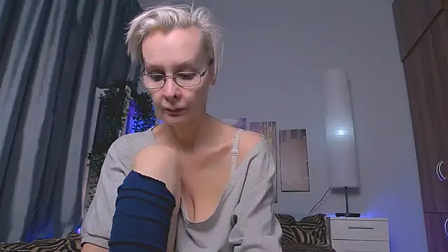 HelgaHimmell online show from 01.27.25