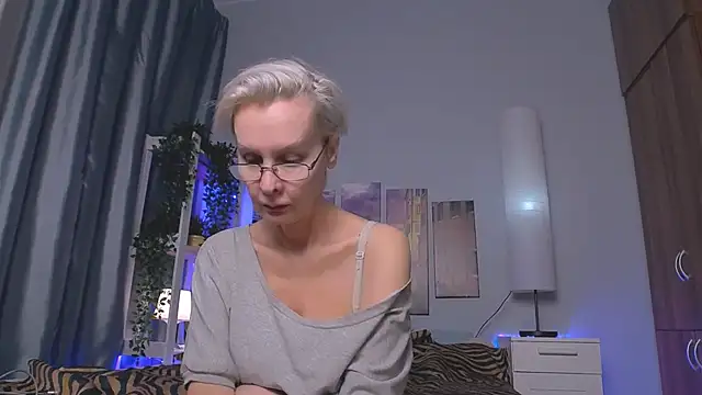 HelgaHimmell online show from 01.27.25