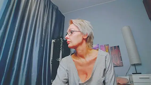 HelgaHimmell online show from 03.13.25