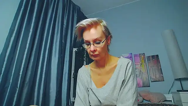 HelgaHimmell online show from 03.15.25