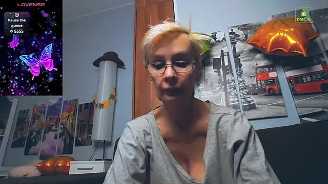 HelgaHimmell online show from 11.20.25