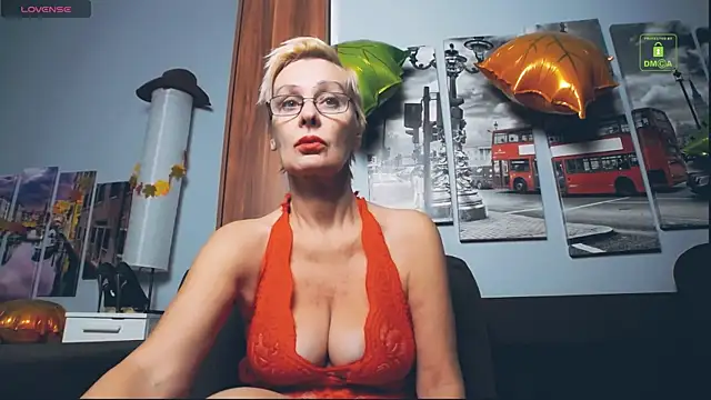 HelgaHimmell online show from 11.28.25